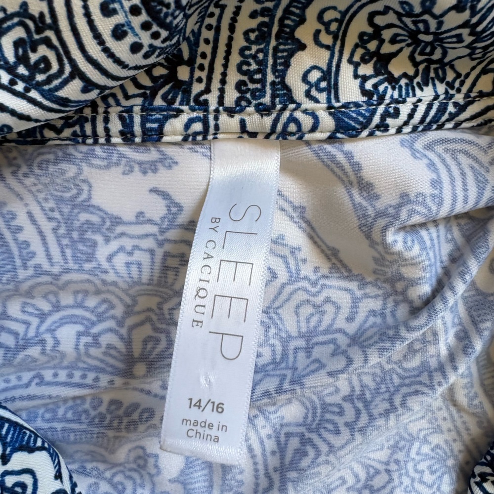 Pajama set - Picture 2 of 8